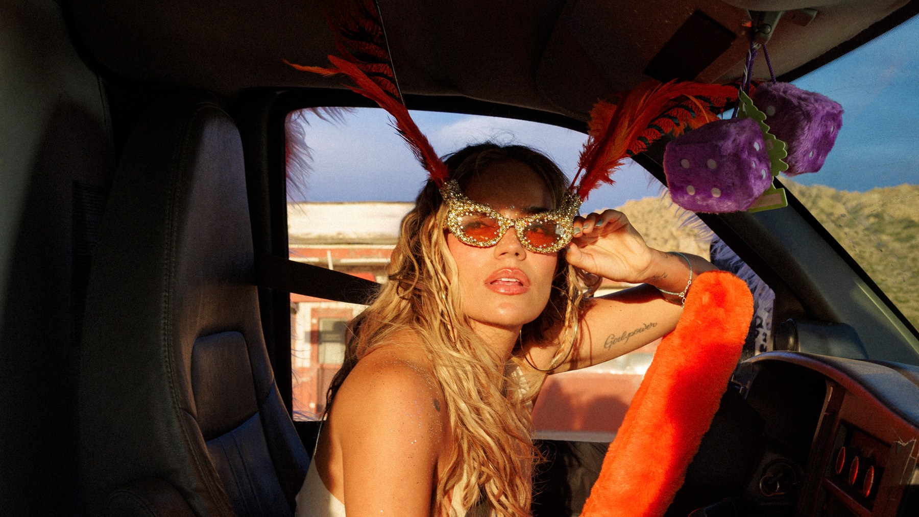 Karol G anuncia gira mundial por estadios en 2026 y 2027
