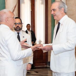 Abinader recibe credenciales de seis nuevos embajadores europeos y de Oceanía