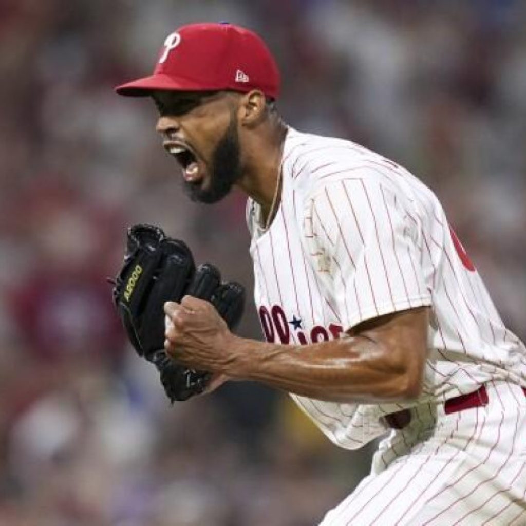 Peloteros dominicanos destacan en jornada clave de la MLB