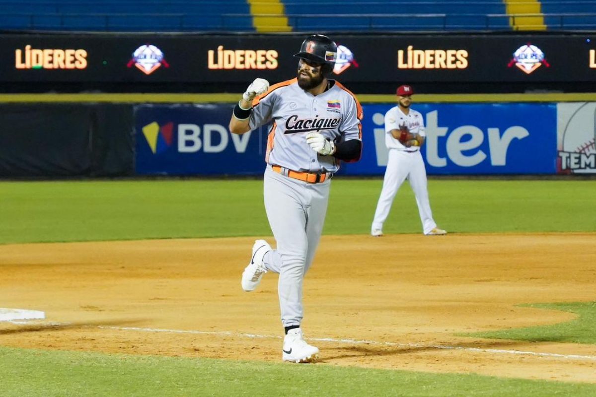 Renato Núñez lidera ofensiva en Liga Mayor con ocho jonrones