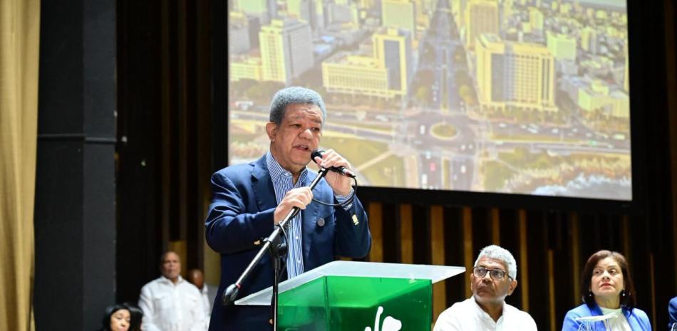 Leonel Fernández acusa al PRM de aumentar nómina y gasto público