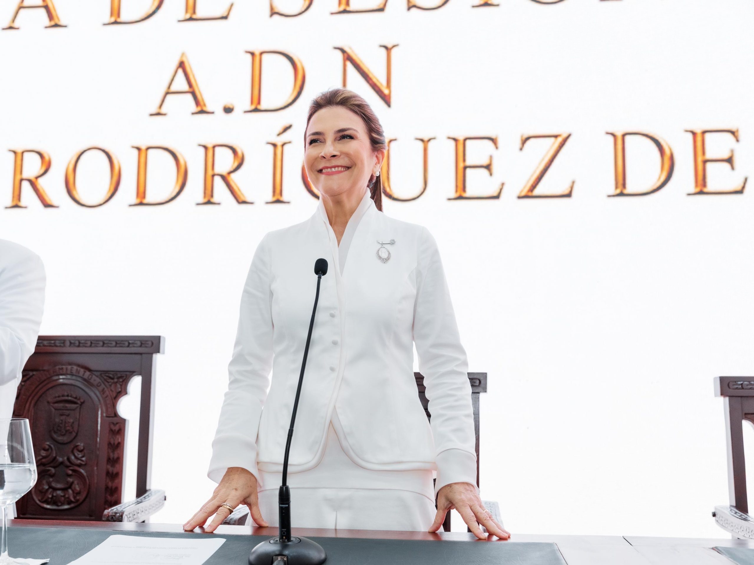 Ciudadanos debaten preparación de Carolina Mejía para 2028