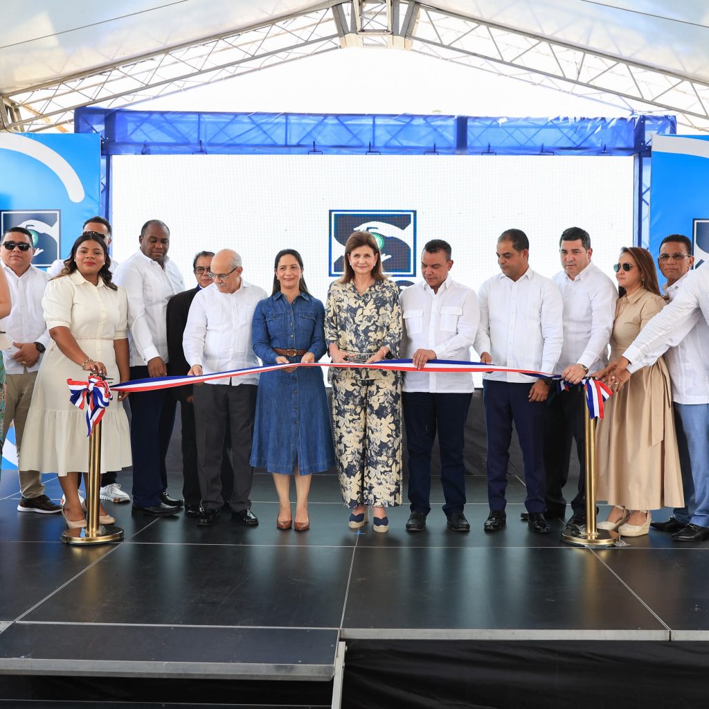 Raquel Peña inaugura nuevas obras de salud en Valverde