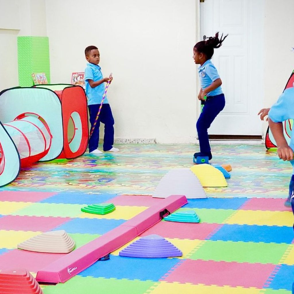 Inefi inaugura Aula de Motricidad en Azua para educación inicial