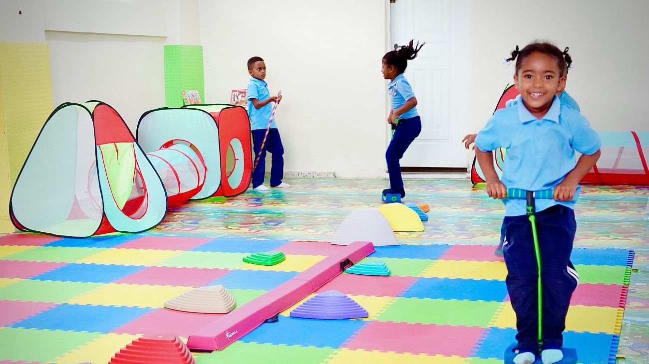 Inefi inaugura Aula de Motricidad en Azua para educación inicial