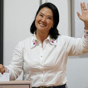 Keiko Fujimori amplía ventaja en el conteo final en Perú