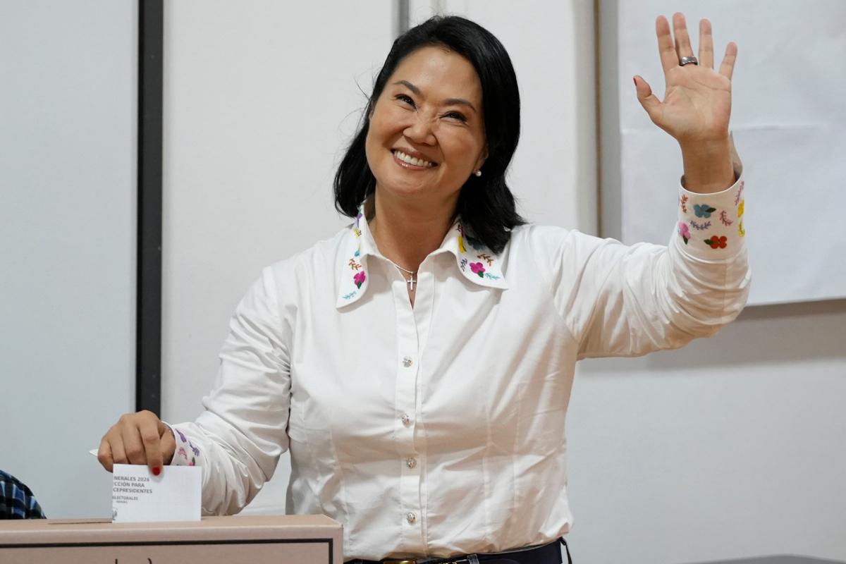 Keiko Fujimori amplía ventaja en el conteo final en Perú